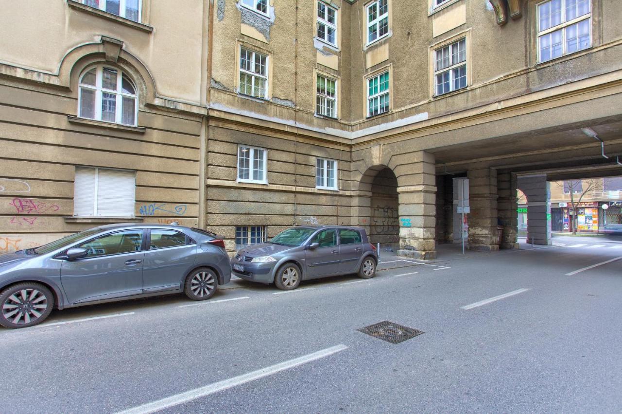 Logo Apartments 5 Min Walk To Main Square Zagreb Eksteriør billede